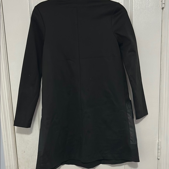 BCBGMAXAZRIA Elegant Black Dress with Pockets size XS - Picture 2 of 4